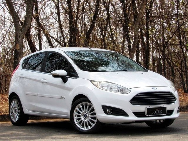 FIESTA 2014/2015 1.6 TITANIUM HATCH 16V FLEX 4P POWERSHIFT