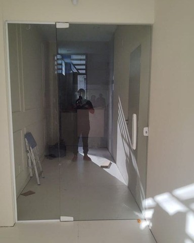 Porta de vidro Pivotante - Medidas Padrão - Até 10x sem juros no cartão!!! - Foto 4