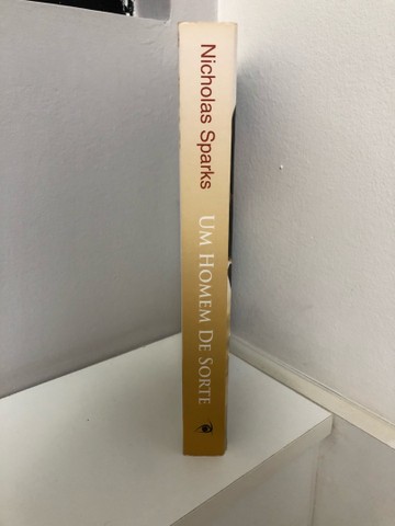Um Homem de sorte - Nicholas Sparks capa comum - Foto 4