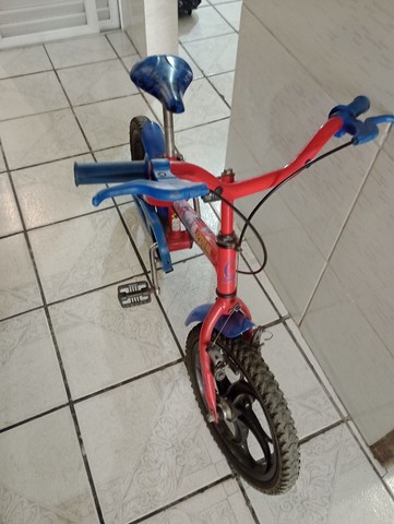 Bicicleta infantil do Homem-Aranha  - Foto 2