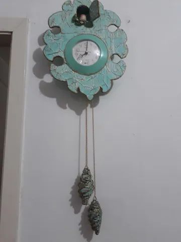 Relógio de parece com cuco - não funciona - apenas decoração artesanal