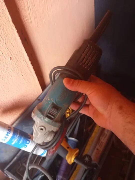 Esmeril Angular 115mm makita - Foto 3