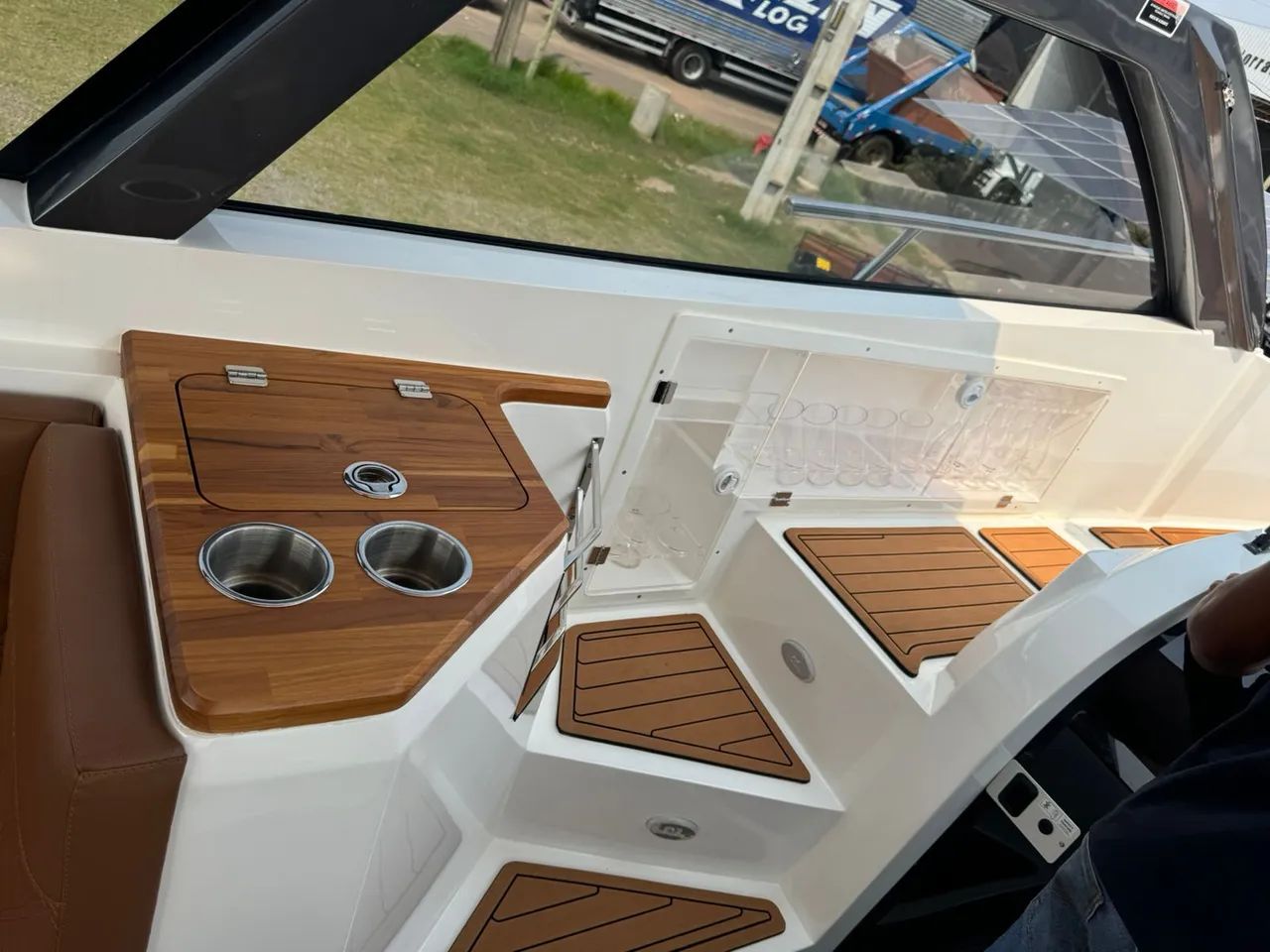 Lancha NX 360 + 2 motores mercruiser 250hp DTS - Foto 4