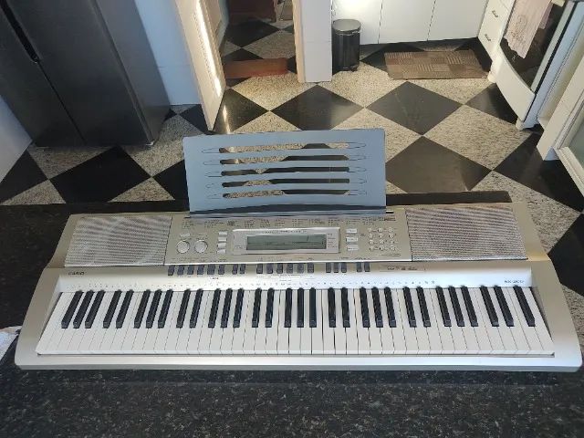 Teclado Eletrônico Casio WK-200 Importado