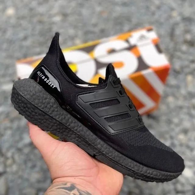 Adidas ultra boost 2025 triple black olx