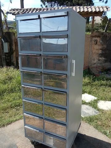 Armário organizador ( ferramentas/ diversos) usado