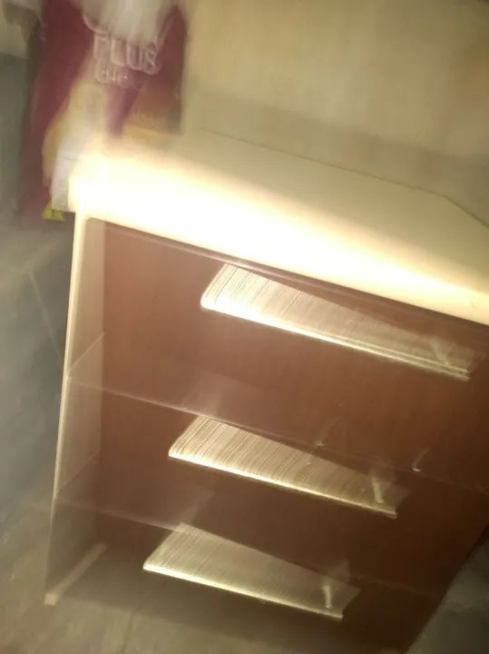 Criado mudo de 3 gavetas - Foto 3