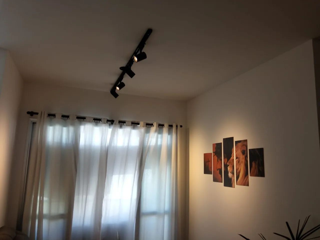 Trilho de iluminação em spot 2 metro 6 spot  - Foto 4