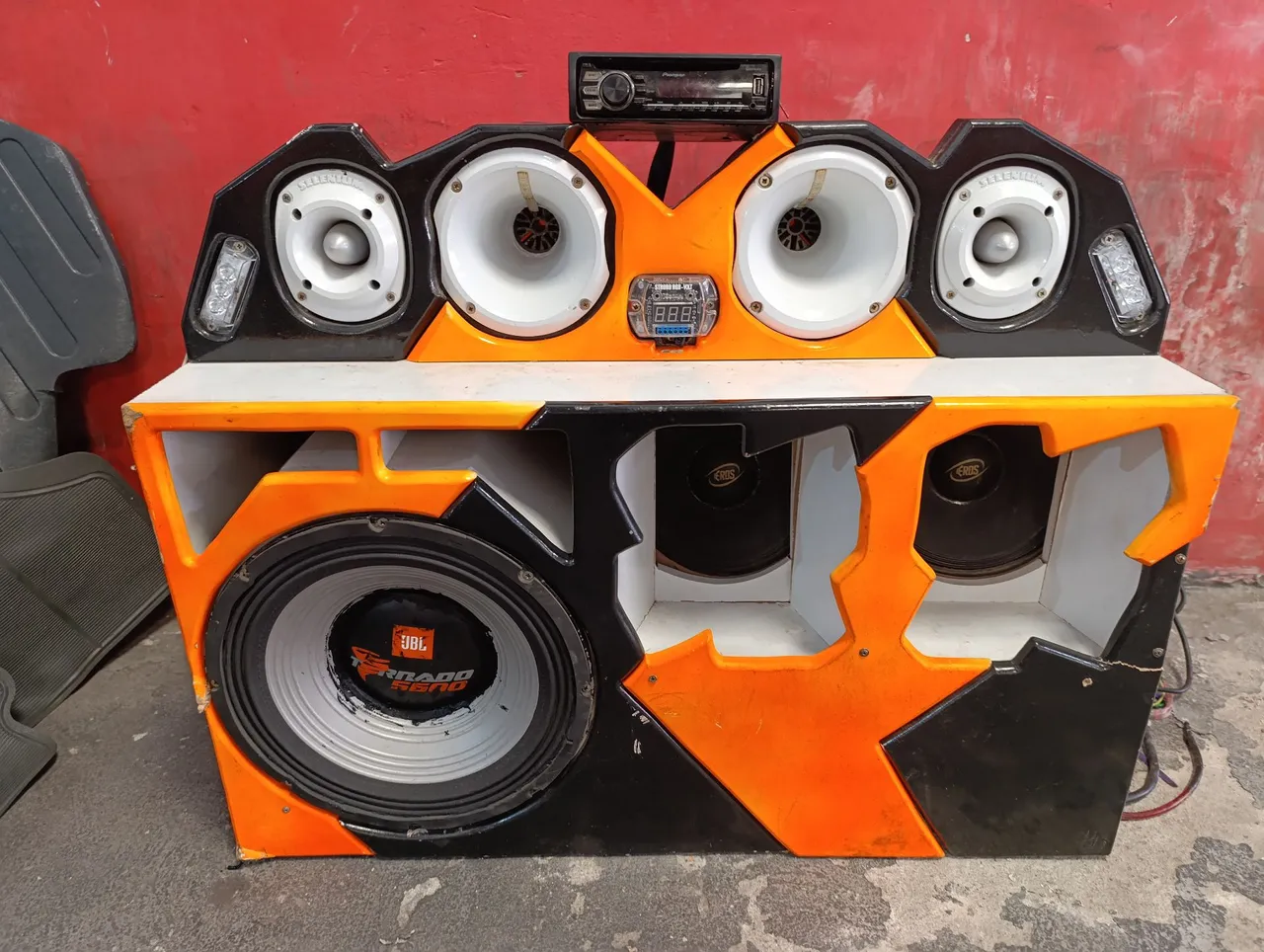 Vendo som automotivo
