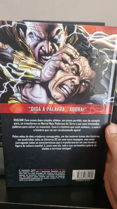 HQ Shazam! - Os Novos 52 - Com Uma Palavra Mágica... - Foto 2