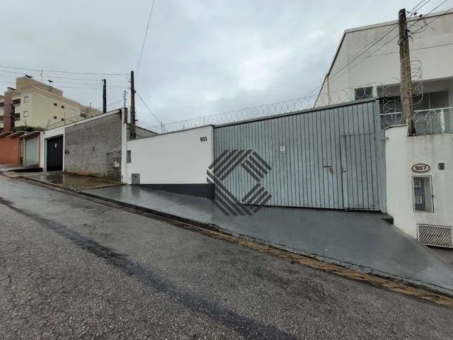 Casa comercial com 06 salas à venda na Vila Jardini em Sorocaba/SP.
