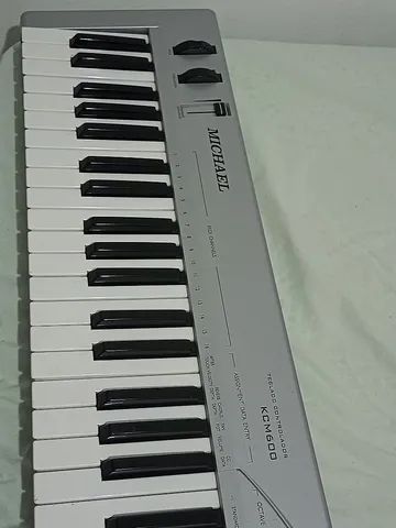 Teclado Midi Michael KCM 600