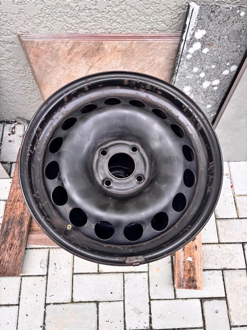 Roda ferro Peugeot 2008 / Citroën 