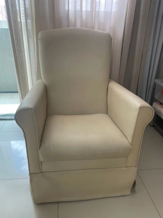 Poltrona de balanço para amamentação