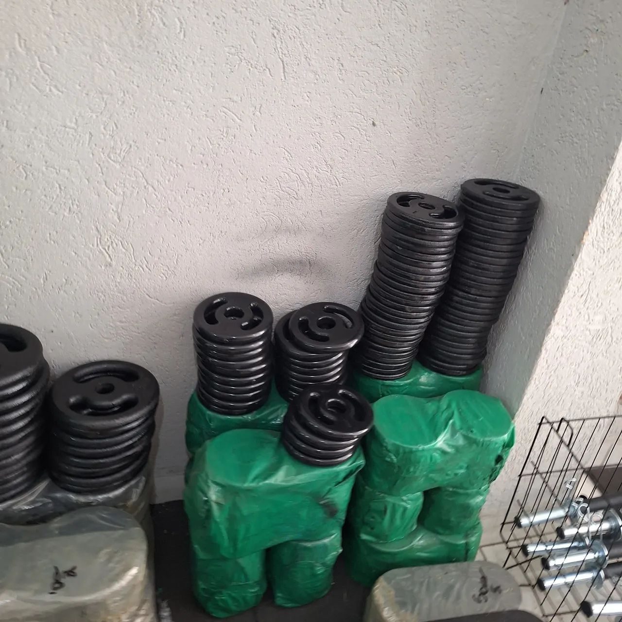 Anilhas Academia Emborrachado por R$ 12,99 o Quilo - Foto 4