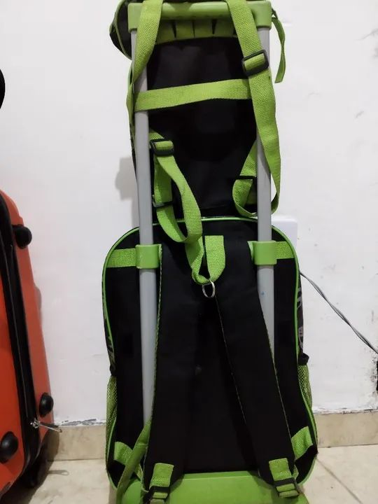 Mochila dinossauro semi nova 90,00 kit  - Foto 3