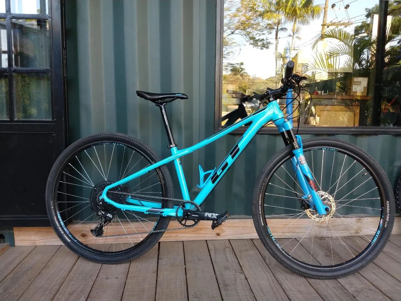 Bicicleta Aro 29 -  GT Avalanche Sport Azul - Foto 2