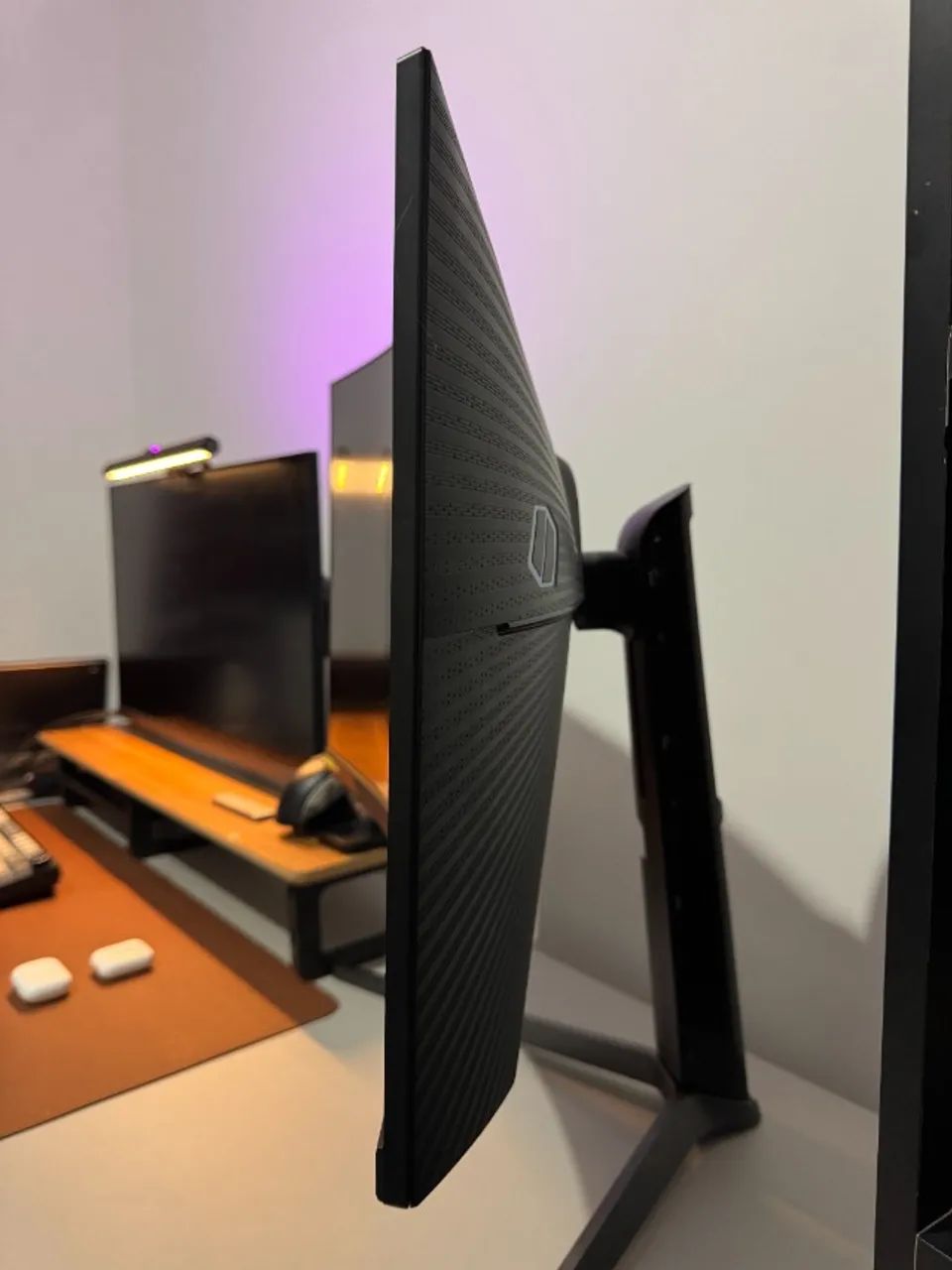 Monitor UHD Samsung 28" 4K, HDMI, Display Port, FreeSync, Preto, Série UR550. - Foto 2