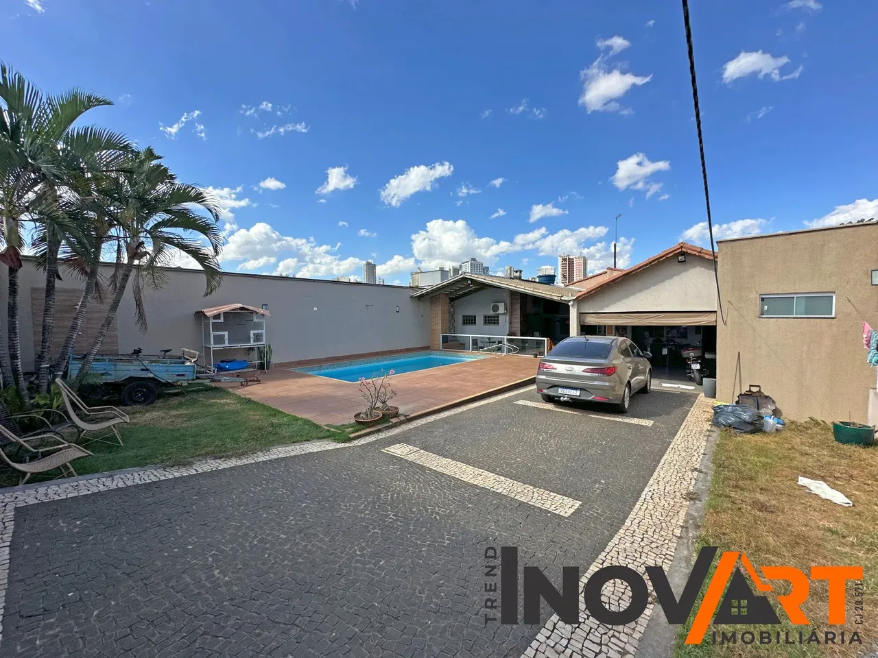 Casa com 3 quartos, com piscina no Setor Pedro Ludovico - Goiânia - GO