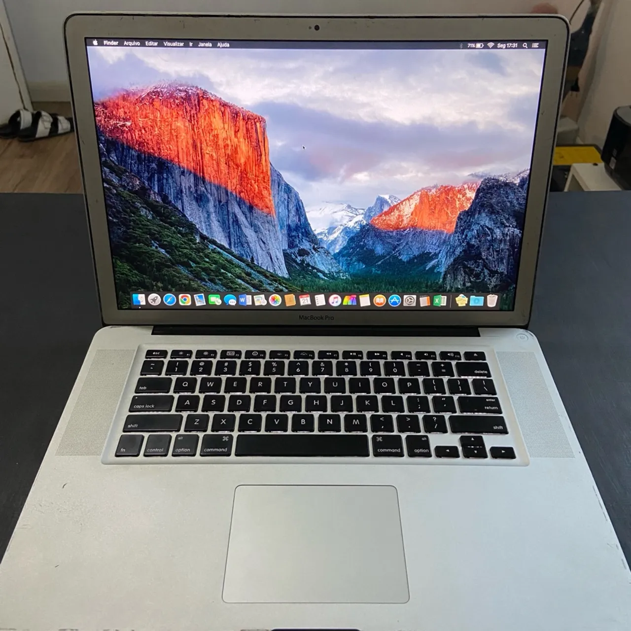 apple-history.com / MacBook Pro (15-inch, Mid 2009)