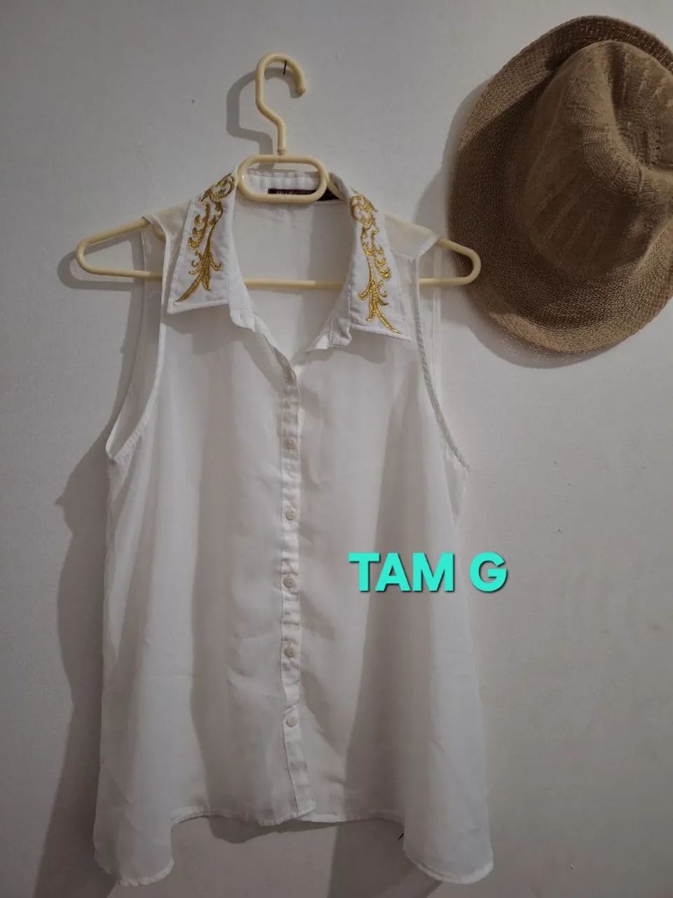 Blusas sem manga tamanhos variados
