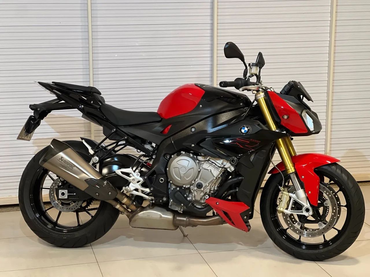 BMW S1000r impecável Pouco Rodada - Foto 3