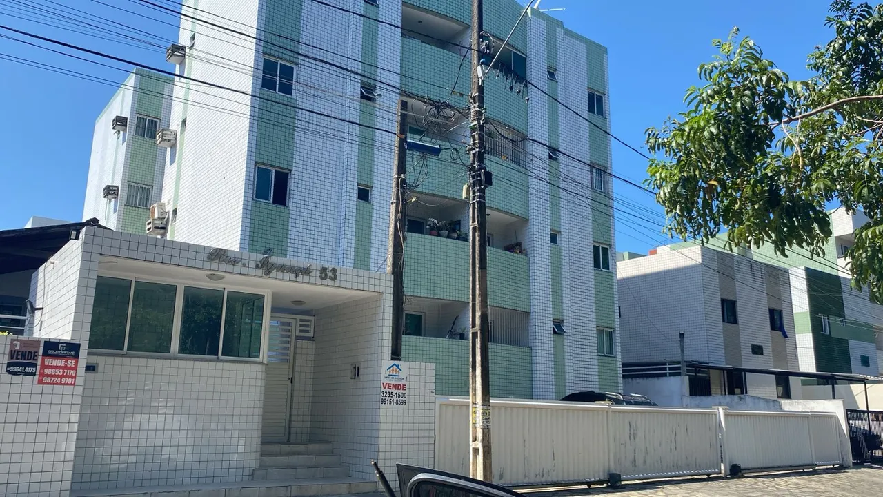 02 Quartos com varanda, prédio com piscina no Geisel!