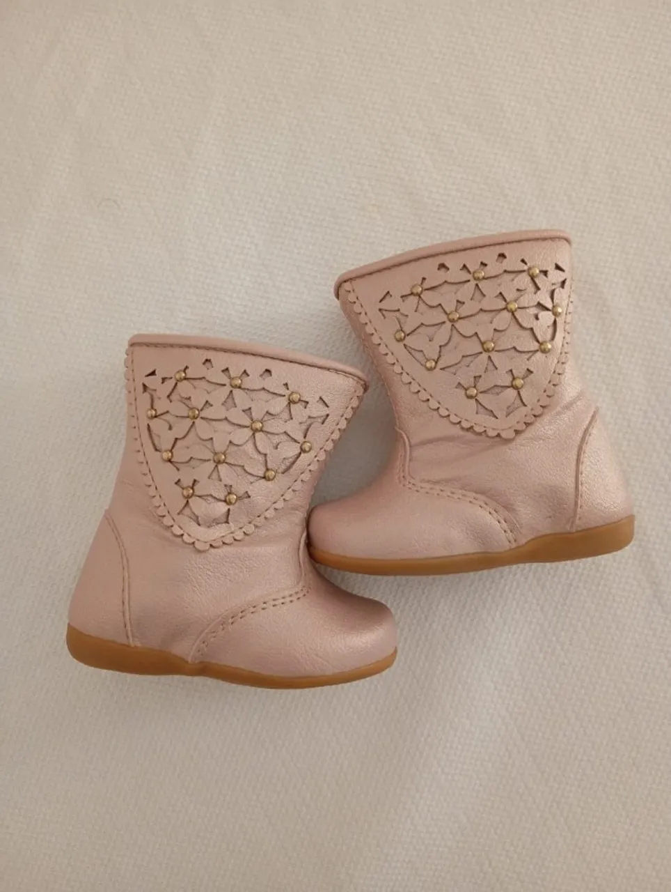 Linda Botinha número 15 super confortável novidade!! envio rápido