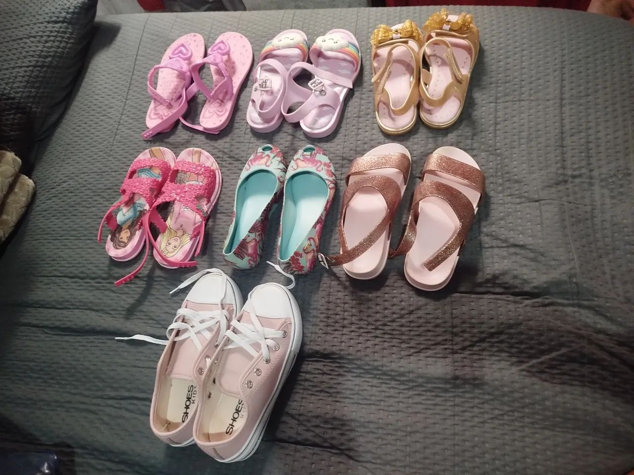 Lote de sandálias infantil N°29 