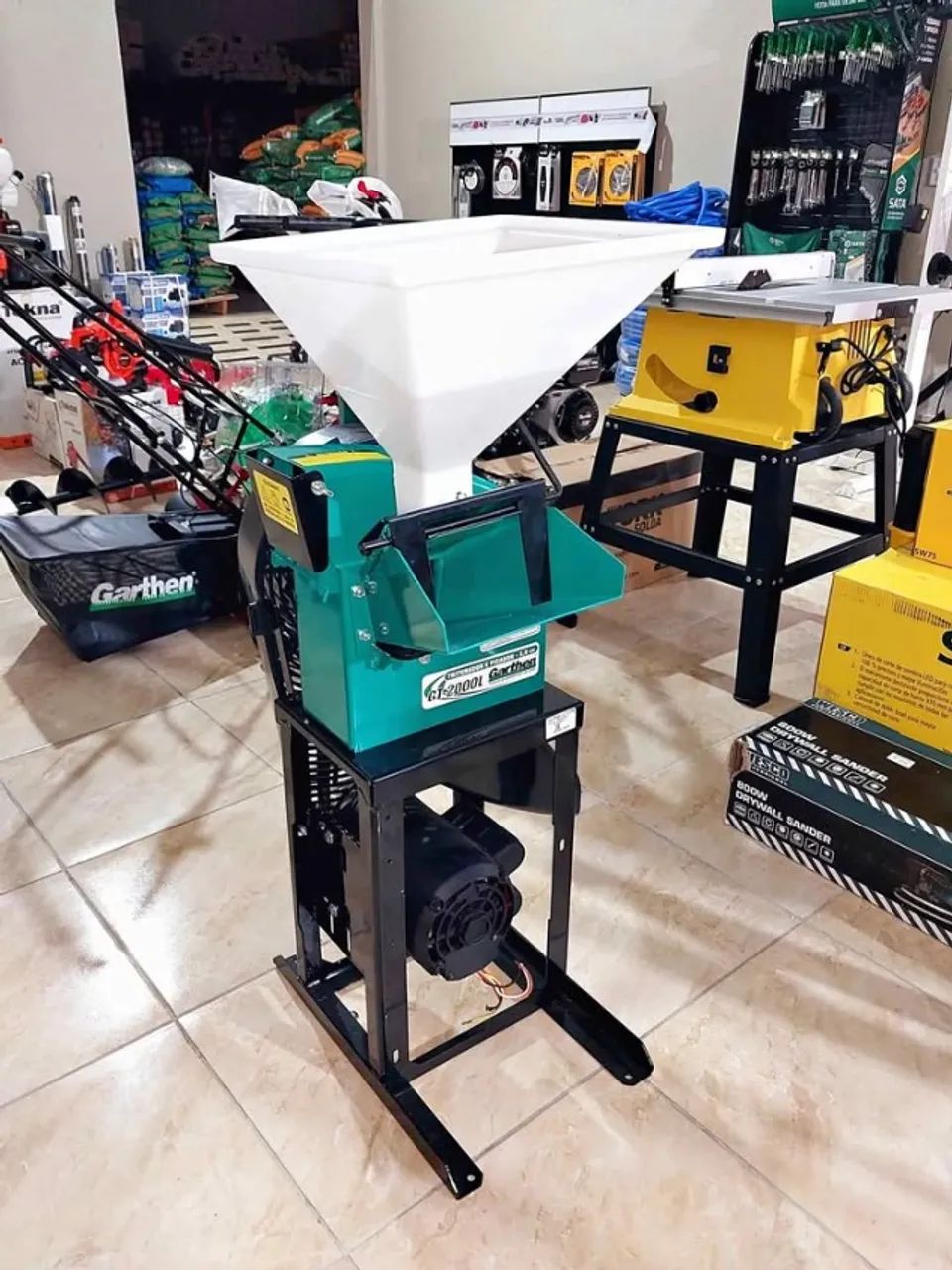 Forrageira Triturador Monofásica 2.0hp Motor de Correia C/ Peneiras - Garthen (Loja)