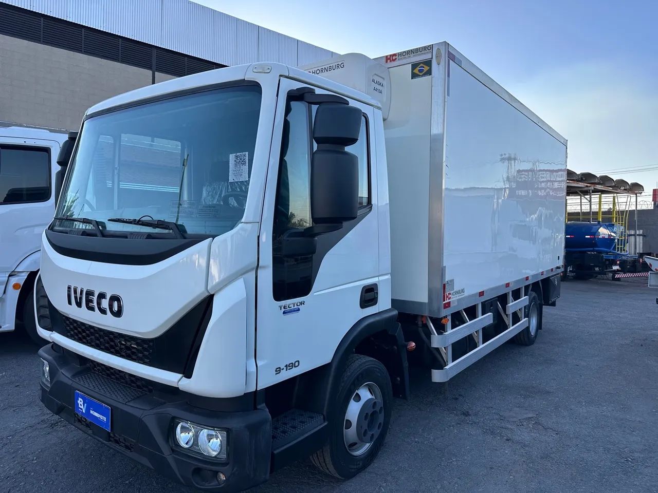 Iveco * 2.600 KM Baú Refrigerado  - Foto 2