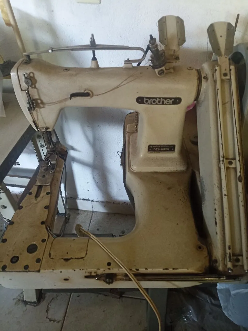 Máquina de Costura Industrial Brother DT6-B926