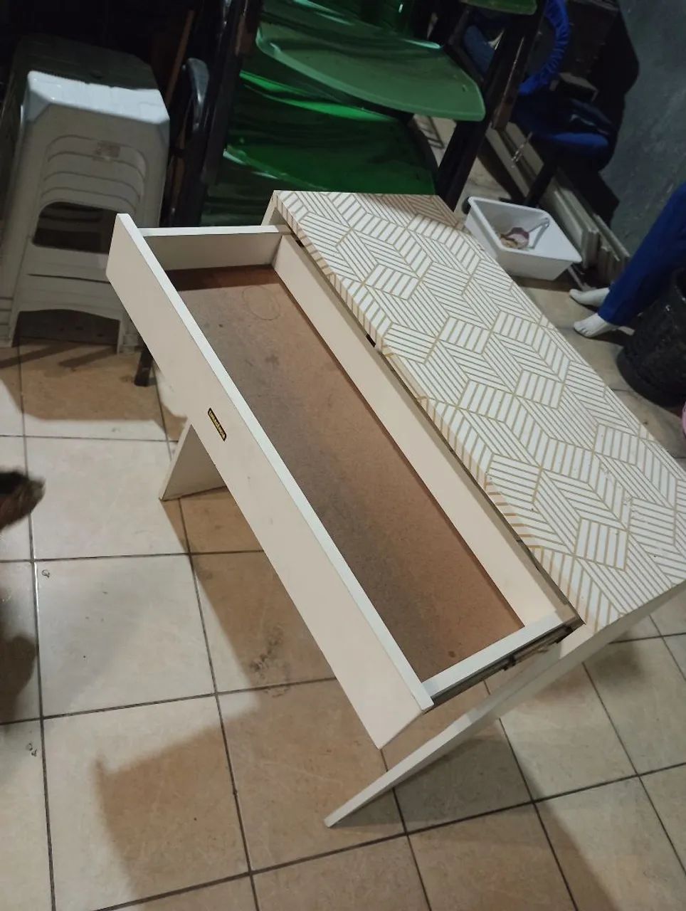 ESCRIVANINHA BRANCA COM GAVETA 