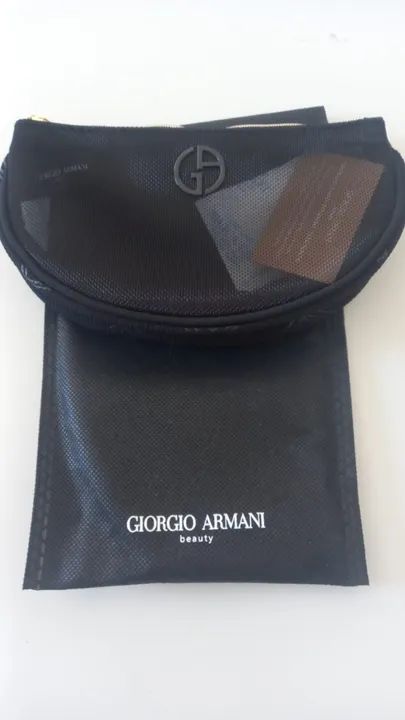 Necessaire Feminina Preta em tecido vazado