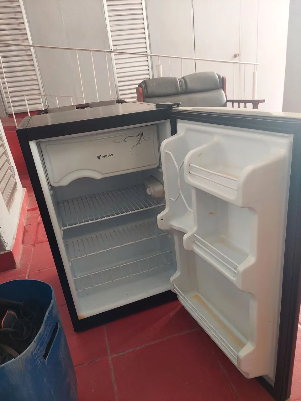 Geladeira Pequena - Ideal para Escritório ou Quarto - Foto 2