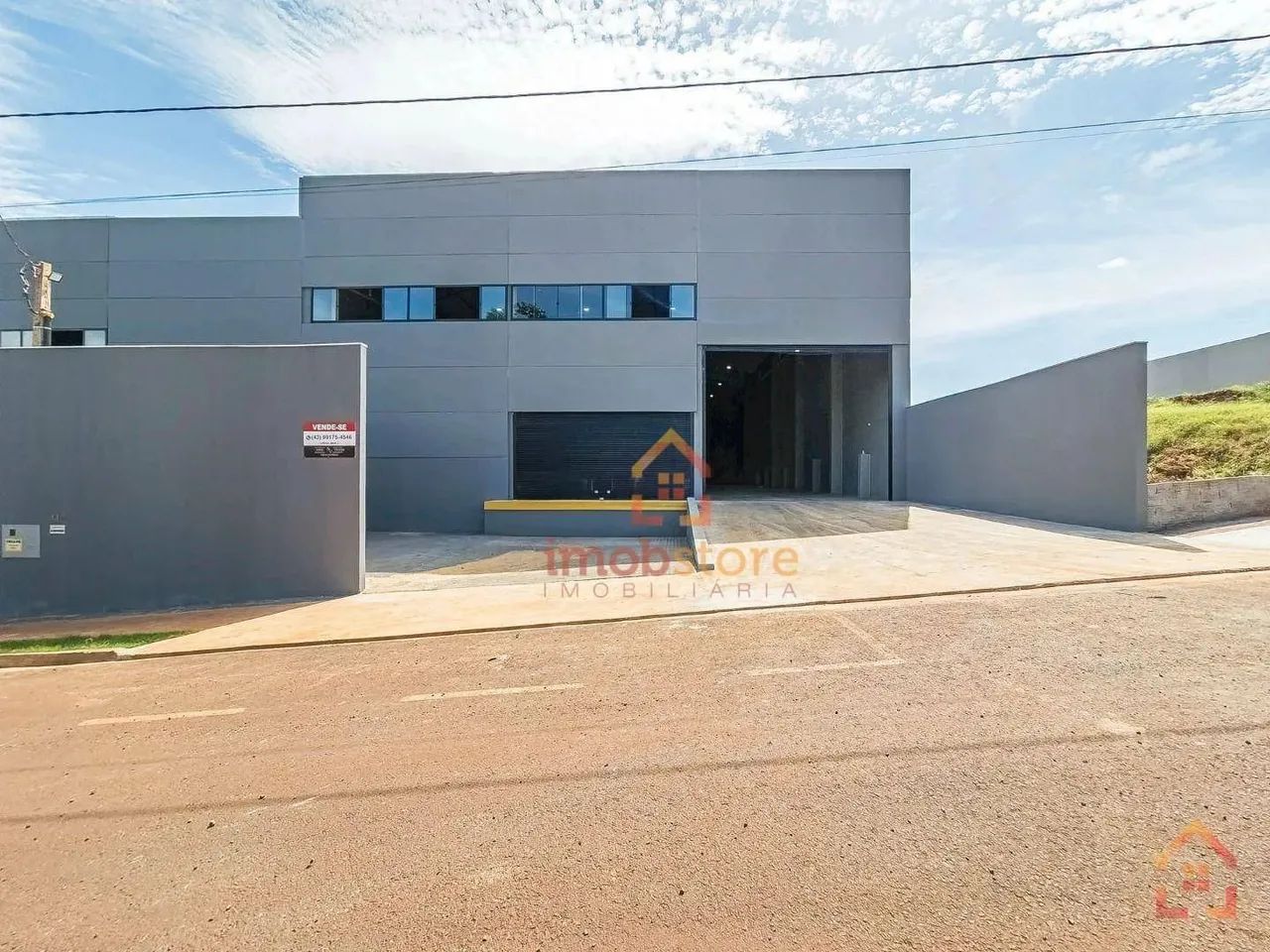 Barracão novo para locação, próximo à Av. Tiradentes. Terreno 1.000m, construção com 800m²