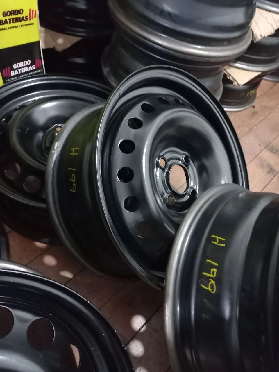 Roda aro 15 Chevrolet Montana Prisma Onix Cobalt Spin Corsa Celta Kadett. R$199,00 cada - Foto 4