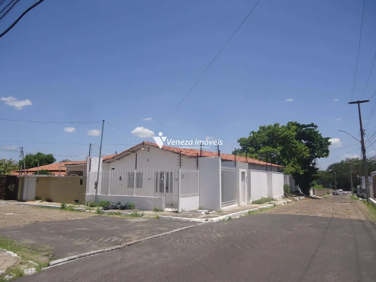 CASA COMERCIAL PARA VENDA NO BAIRRO FÁTIMA.