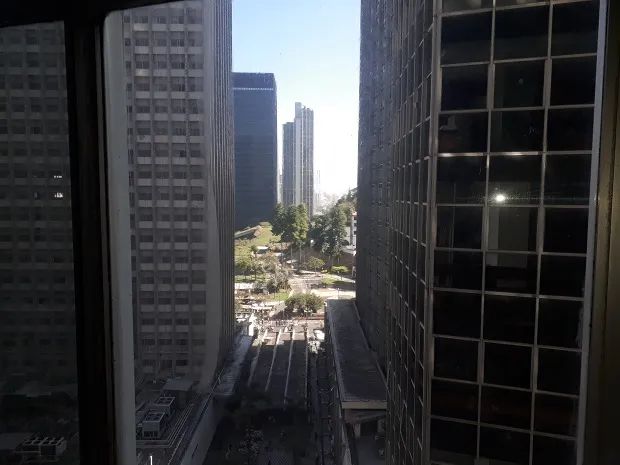 SALA COMERCIAL NO CENTRO PARA ALUGAR / 34 M2 / PRÉDIO DE NÍVEL / PONTO PRIVILEGIADO / METR
