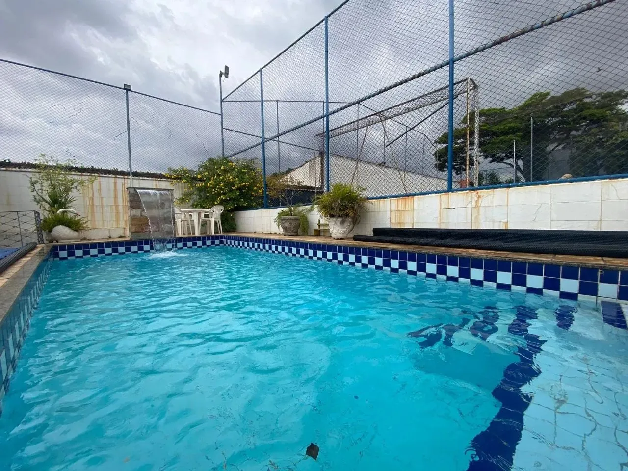 LOTE DE 360 M²,BAIRRO ÁLVAROS CAMARGOS,COM PISCINA