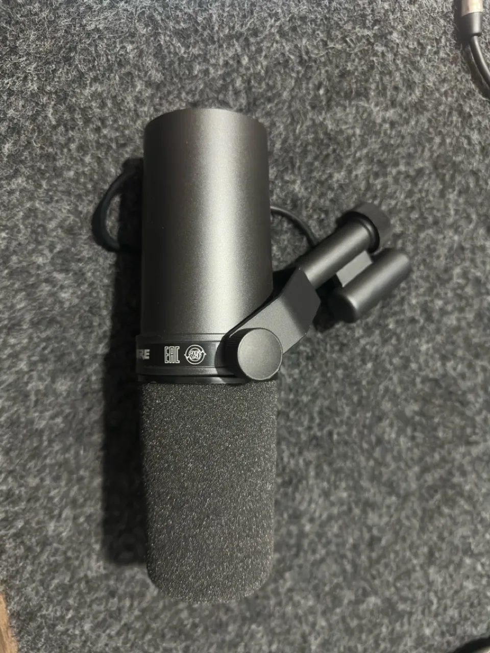 Microfone Shure SM7B - Qualidade Profissional