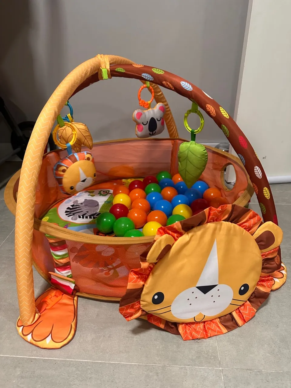 Tapete de Atividades Infantil Leão com Bolinhas