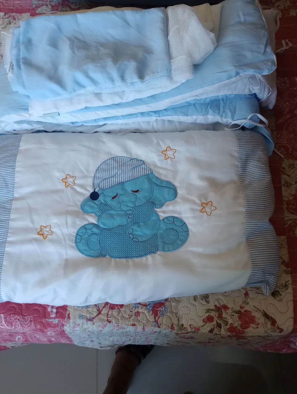 Enxoval de bebê com tema de elefante