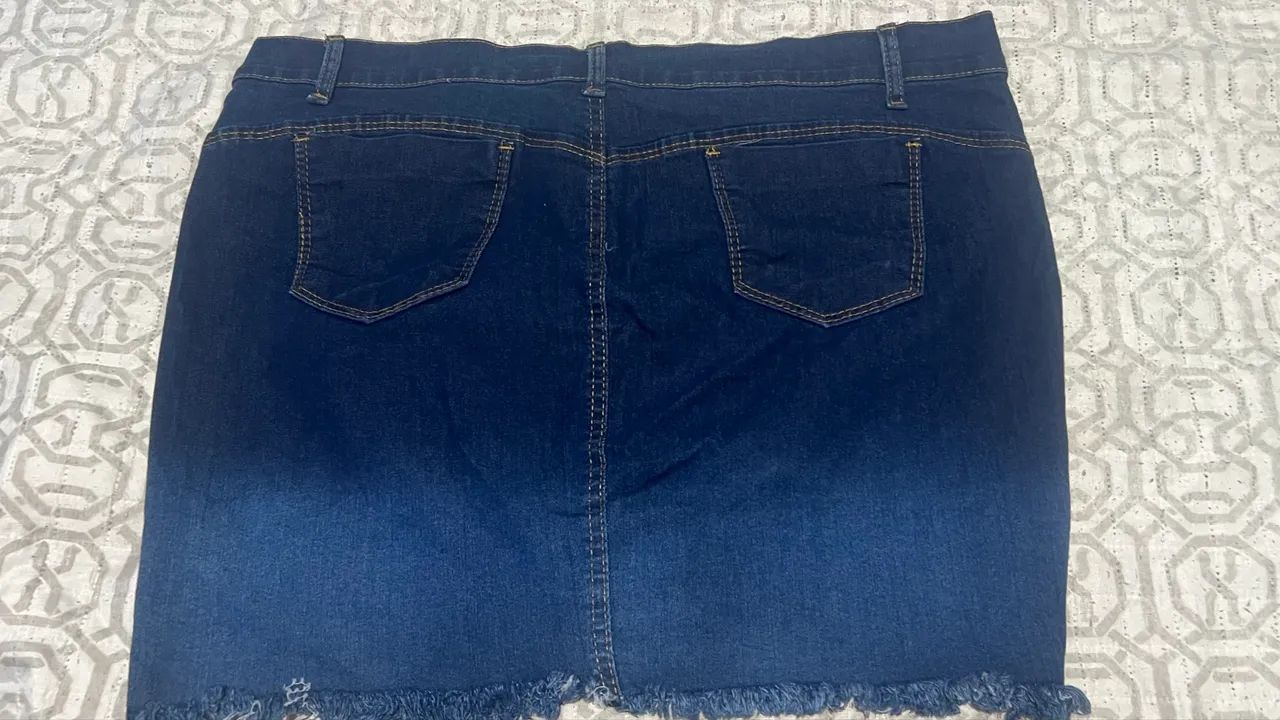 Vende-se saia jeans nova 