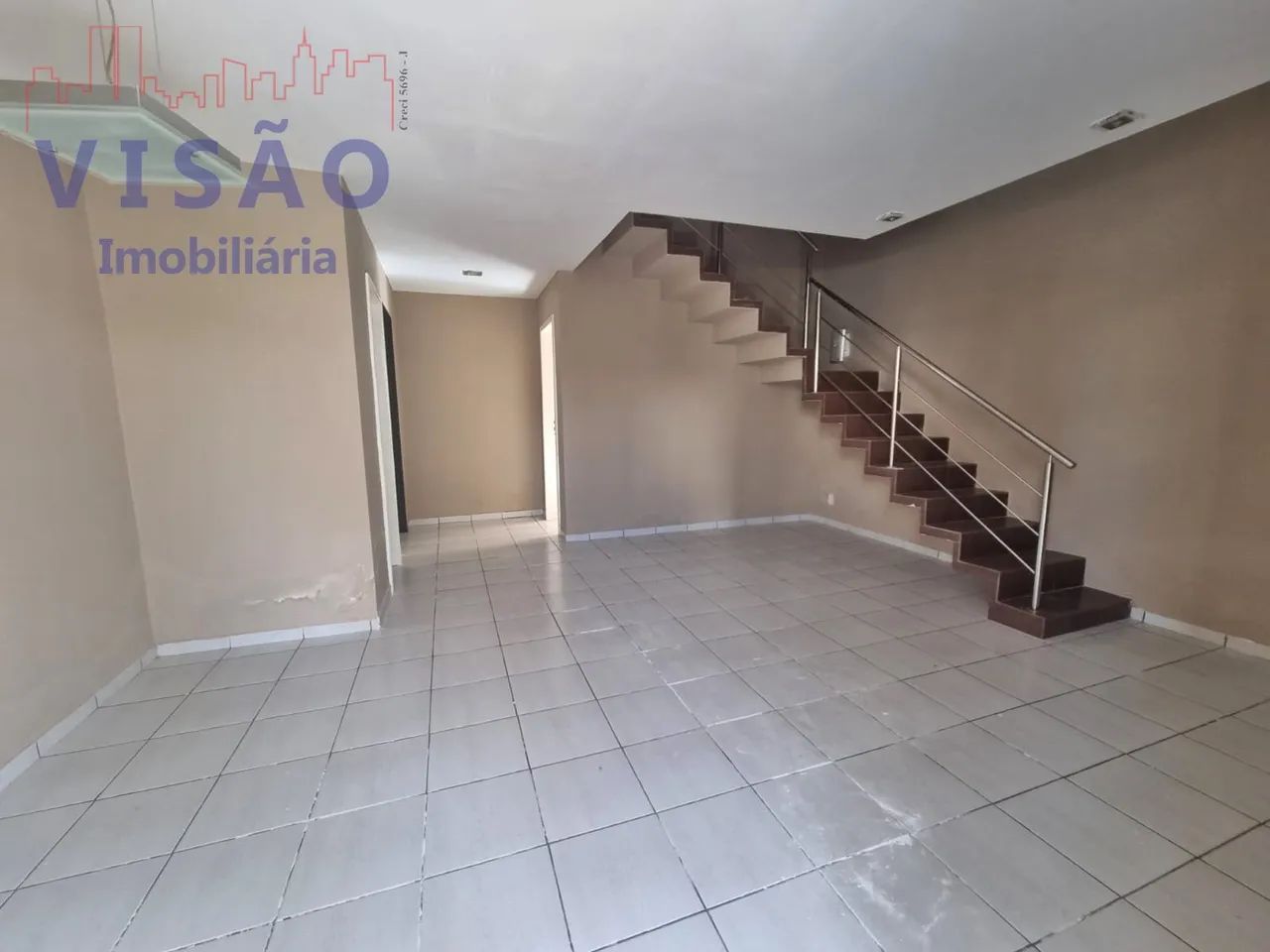 VENDE-SE LINDA CASA DUPLEX CONDOMÍNIO VERONIQUE - Foto 3