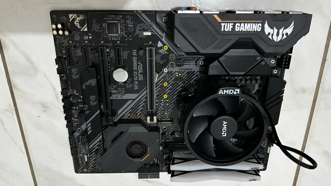 Kit Placa Mãe Asus TUF X570-PLUS Processador Ryzen 3800X
