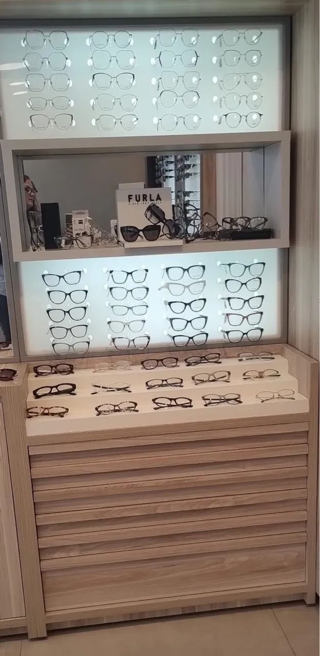 Expositor de Óculos Amadeirado com Design Moderno - Foto 2