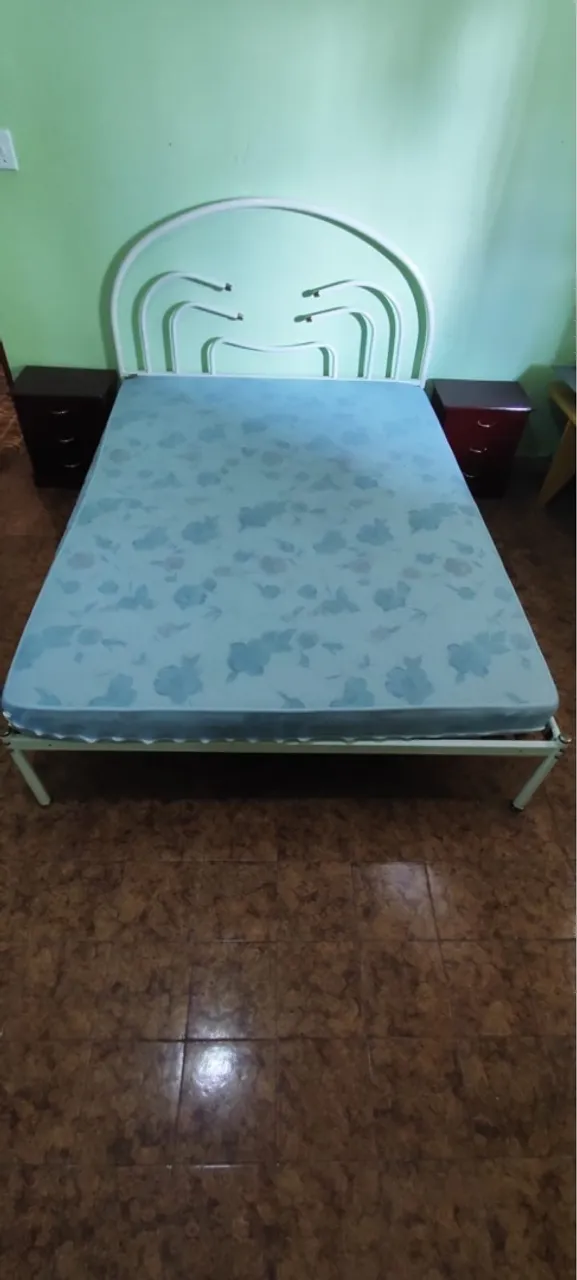 Cama de casal de ferro com colchão novo