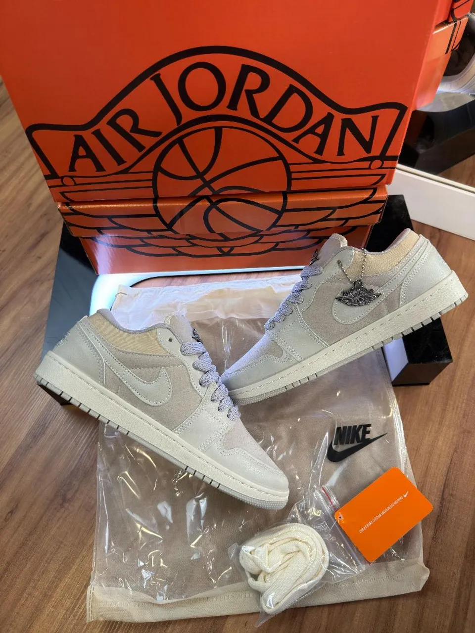 TÊNIS NIKE Air Jordan 1 Low - Stone