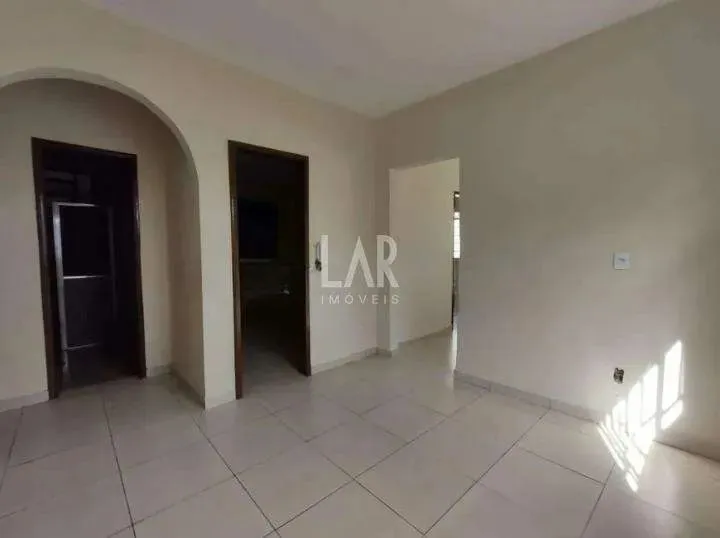 Casa para aluguel, 3 quartos, 3 vagas, Sagrada Família - Belo Horizonte/MG